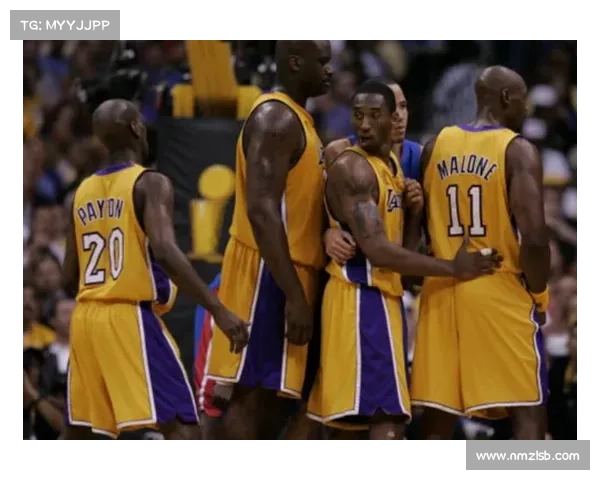 布朗大显身手：回顾五大精彩瞬间，见证篮球巨星的巅峰时刻